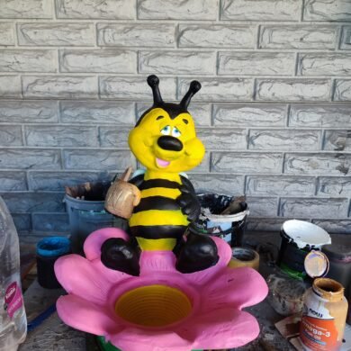 Садові фігури казкових персонажів