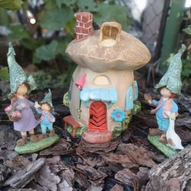 Садові фігури будиночків